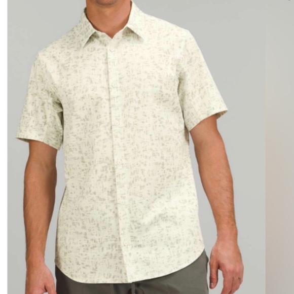 NWOT Lululemon Airing Easy Short Sleeve Shirt - Picture 2 of 6